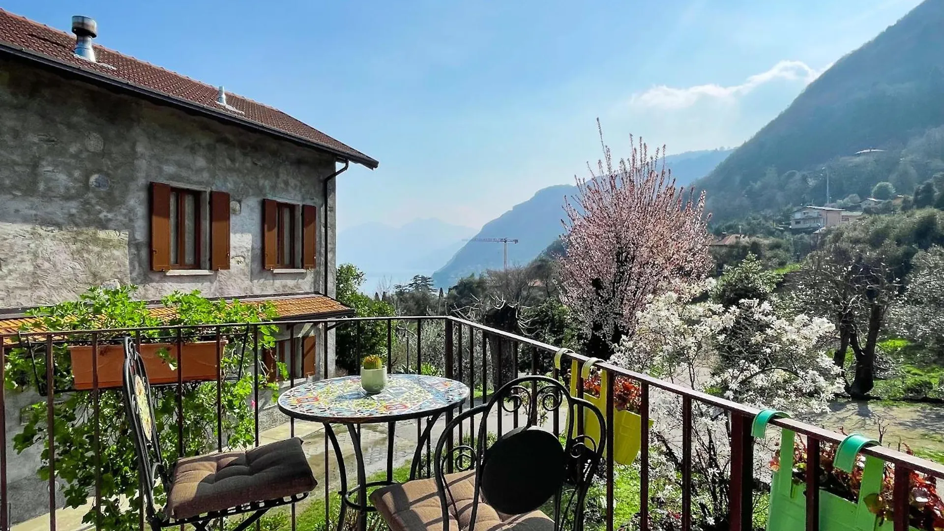 Apartment Breva Loft Tra Gli Ulivi Ed Il Lago Bellagio